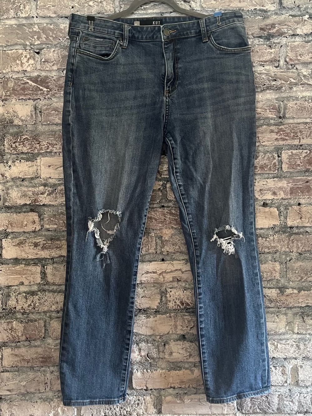 Kut from the Kloth Women's Dark Blue Straight Leg Distressed Jeans smoke/petfree